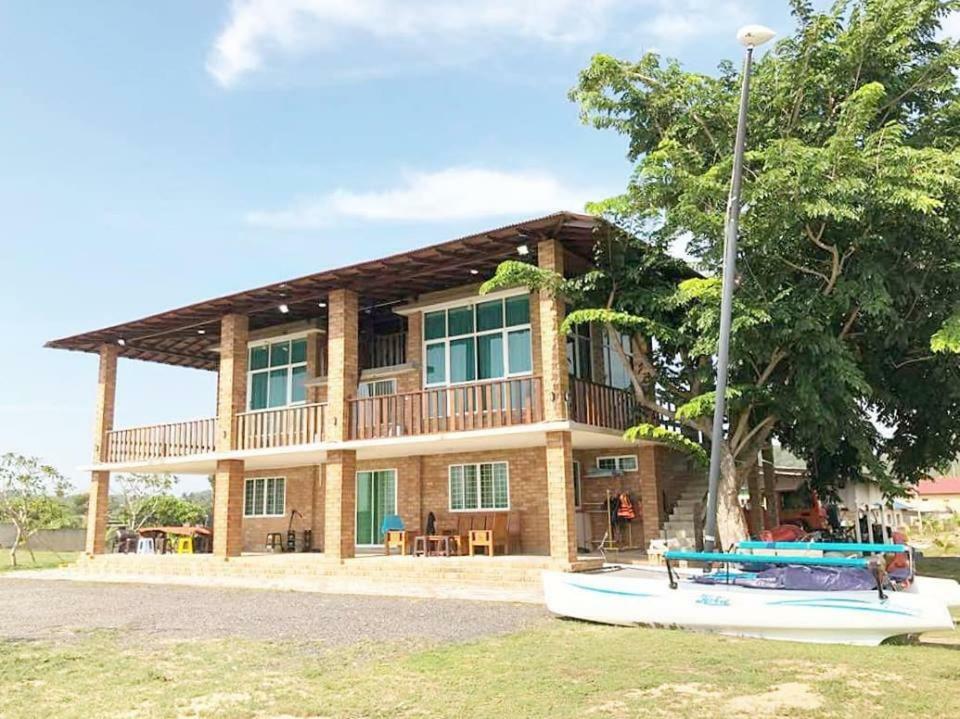 Ombak Deru Lodge Marang Exteriör bild