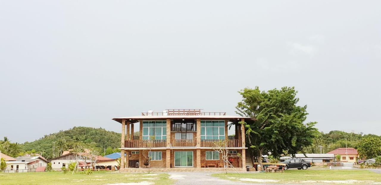 Ombak Deru Lodge Marang Exteriör bild
